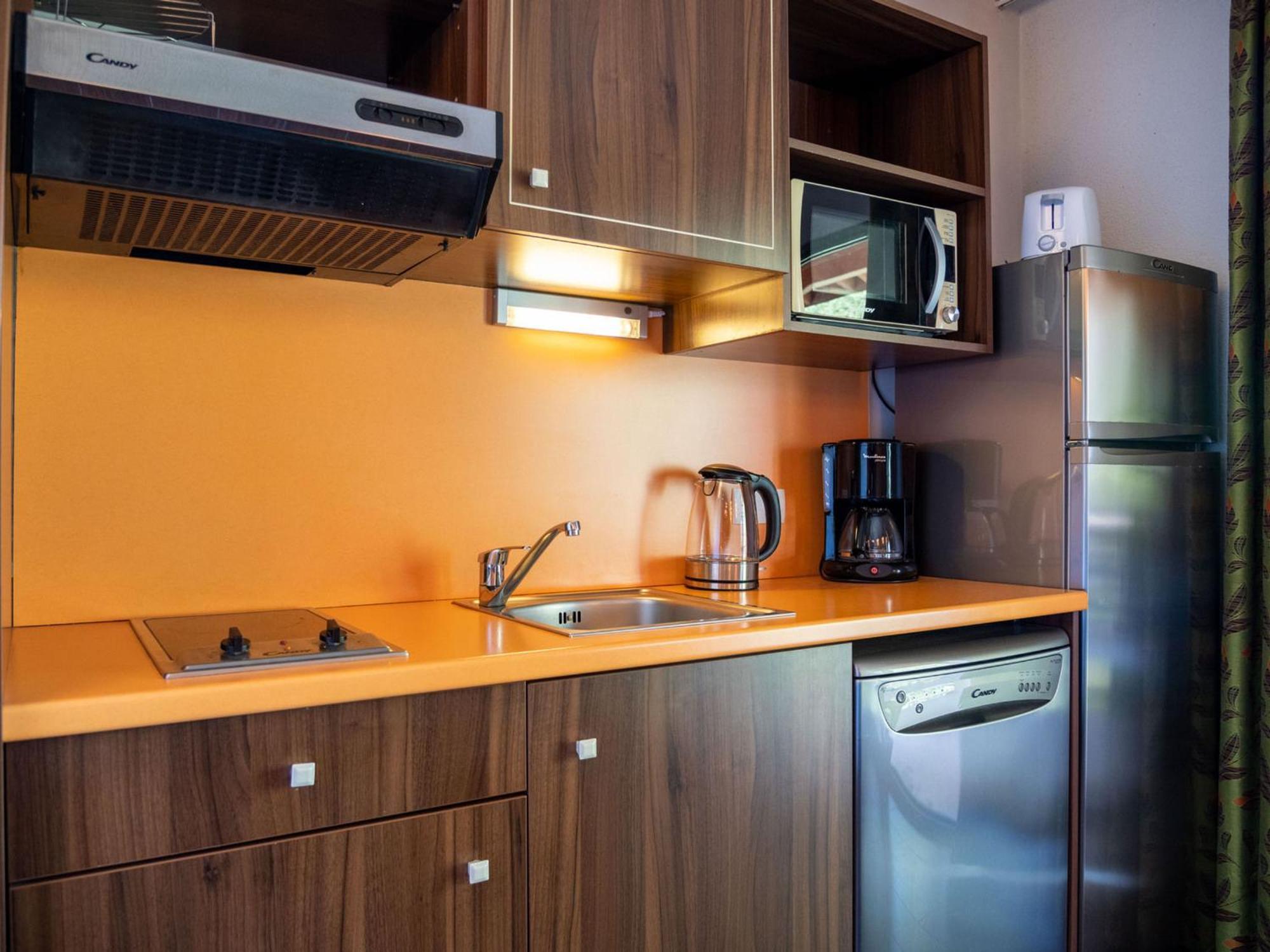 Studio 4 Personnes Avec Piscine Et Sauna - Residence Chateau Des Magnans - Jausiers - Fr-1-165B-45 Екстериор снимка